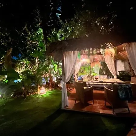 El Jardin Secreto De Elviria Apartment *