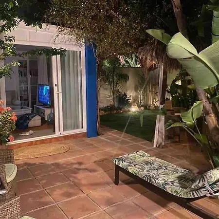 El Jardin Secreto De Elviria Apartment