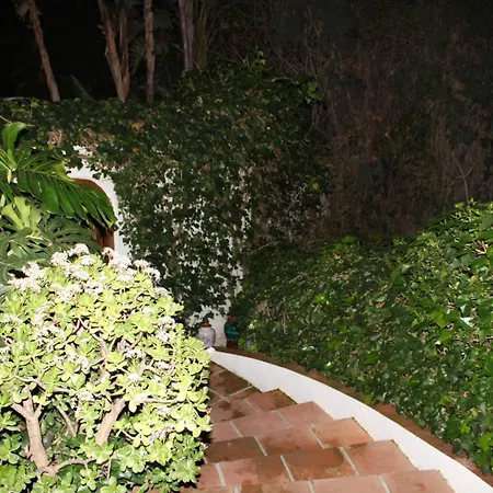 El Jardin Secreto De Elviria Apartment